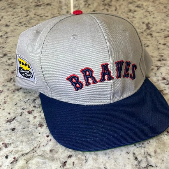 Atlanta Braves Grey Embroidered Snapback Napa Blue Red Green Great Condition - Picture 1 of 6